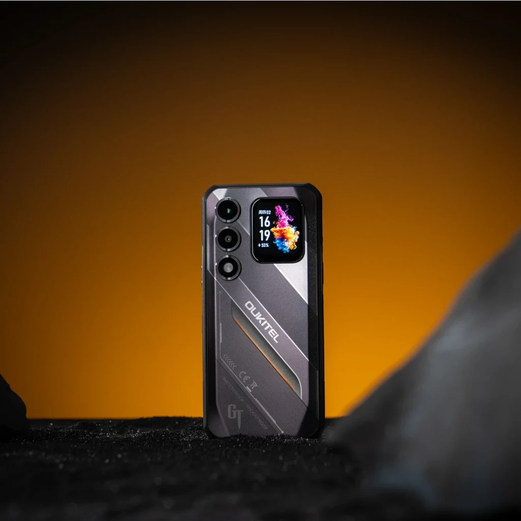 Oukitel WP66 5G preto robusto com corpo rugged, três câmeras traseiras destacadas, tela grande sem bordas finas e detalhes GT, resistente à água e impactos - Item4
