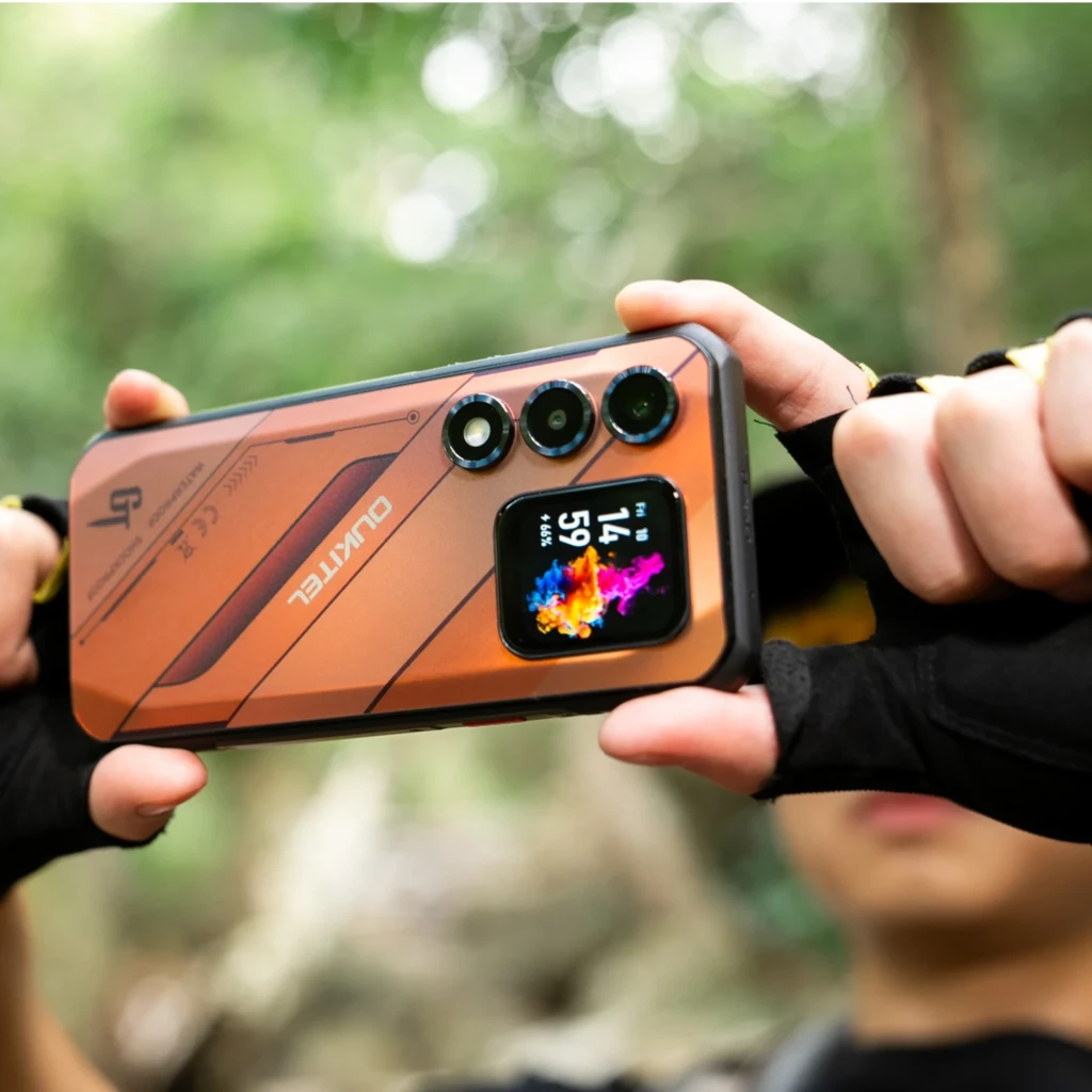 Oukitel WP66 5G preto robusto com corpo rugged, três câmeras traseiras destacadas, tela grande sem bordas finas e detalhes GT, resistente à água e impactos - Item2