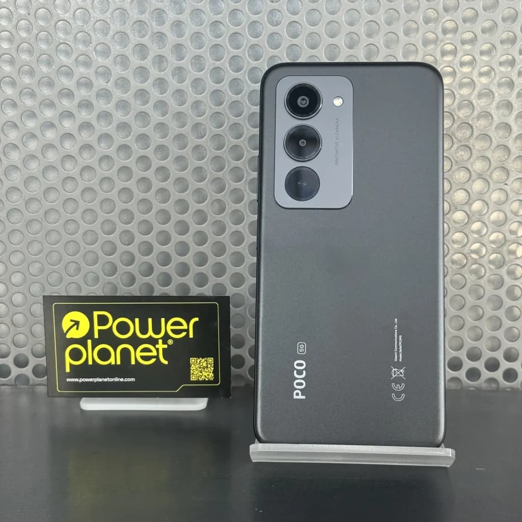 Xiaomi Poco M8s 5G branco com traseira fosca, módulo de câmera tripla vertical em destaque e logo POCO; acabamento elegante e minimalista
