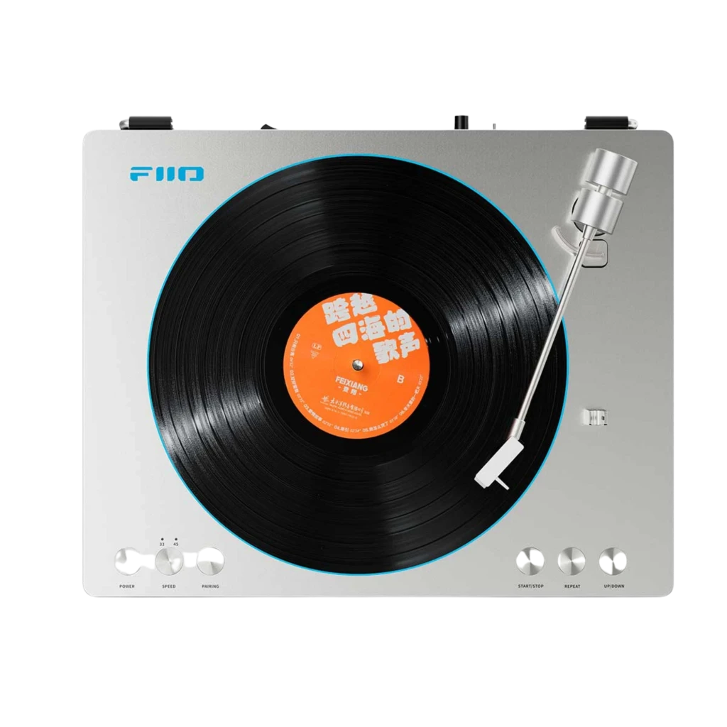 Fiio TT13BT Argent tourne-disque élégant en aluminium brossé avec capot transparent, plateau vinyle noir, éclairage LED bleu et bras de lecture argenté - Ítem1