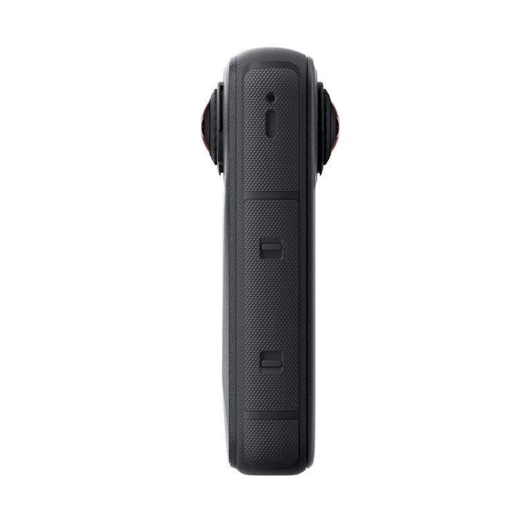 Caméra 360 compacte noire avec double objectif fisheye, corps étanche antidérapant, indicateur LED bleu, boutons latéraux et micro avant pour Insta360 X4 - Ítem5