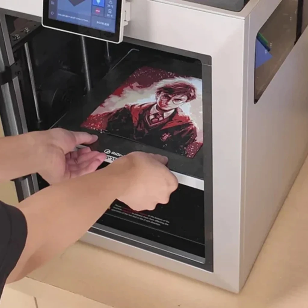 QIDI Tech Q2 Combo impresora 3D FDM cerrada, marco metálico gris, pantalla táctil central, carretes multicolor superiores, volumen 270×270×256 mm, 600 mm/s - Ítem3