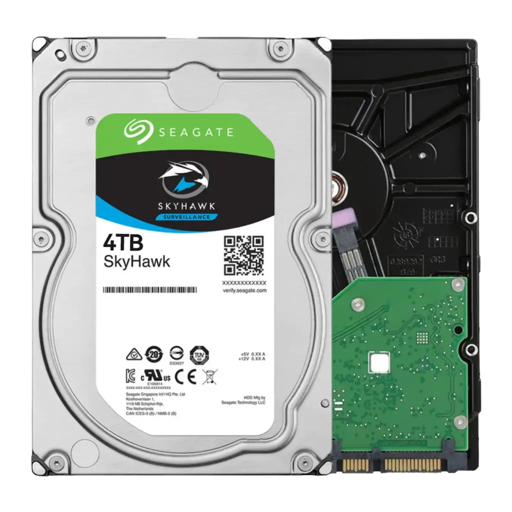 Disco duro Seagate SkyHawk 4TB 3.5 pulgadas ST4000VX016, detalle: cara superior con etiqueta y PCB verde al fondo