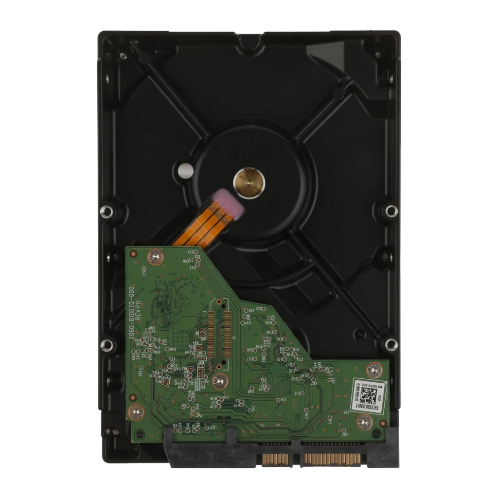 Disco rígido WD Red Plus 2TB 3.5 polegadas 5400RPM WD20EFPX, vista traseira: PCB verde com cabo flex e carcaça metálica preta