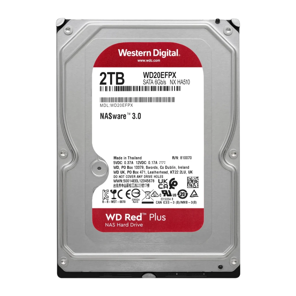 Disco rígido WD Red Plus 2TB 3.5 polegadas 5400RPM WD20EFPX, detalhe: etiqueta frontal com modelo, capacidade e logo NASware
