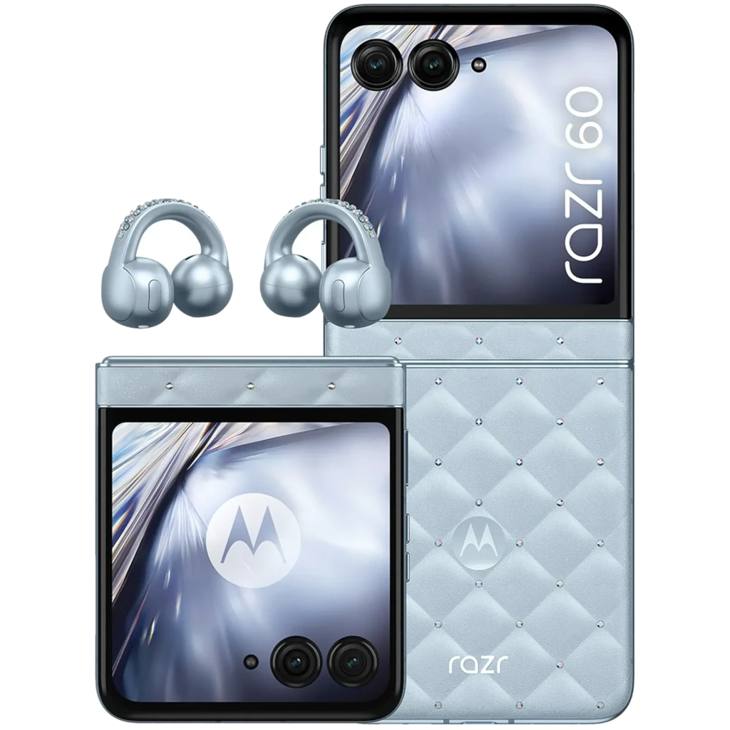 Smartphone dobrável azul com textura acolchoada e cristais, tela externa quadrada, duas câmeras traseiras e fones moto buds loop prateados incluídos - Item