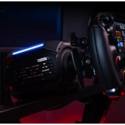 Base de Volante Moza Racing R21 Ultra Direct Drive 21Nm com corpo robusto em preto, iluminação LED azul e sistema de fixação rápida para cockpit