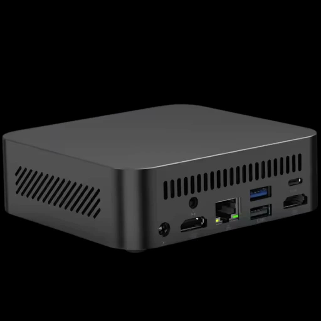 Mini PC compacto negro con rejillas laterales y puertos traseros: HDMI, Ethernet, USB 3.0 azules, USB 2.0 negro y USB-C. Diseño minimalista y portátil