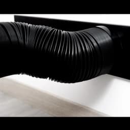 Tuyau d’évacuation noir flexible du Glaziar Predator S30PLUS Climatiseur portable 9000 BTU, raccord mural étanche, finition mate robuste