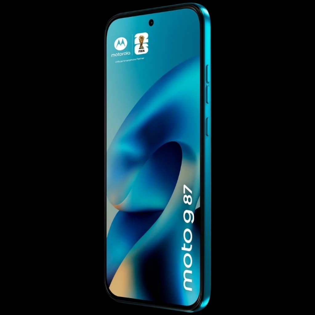 Smartphone azul con pantalla completa perforada al centro, marco delgado y botones laterales. Texto moto g87 al frente y logotipos Motorola y FIFA arriba.