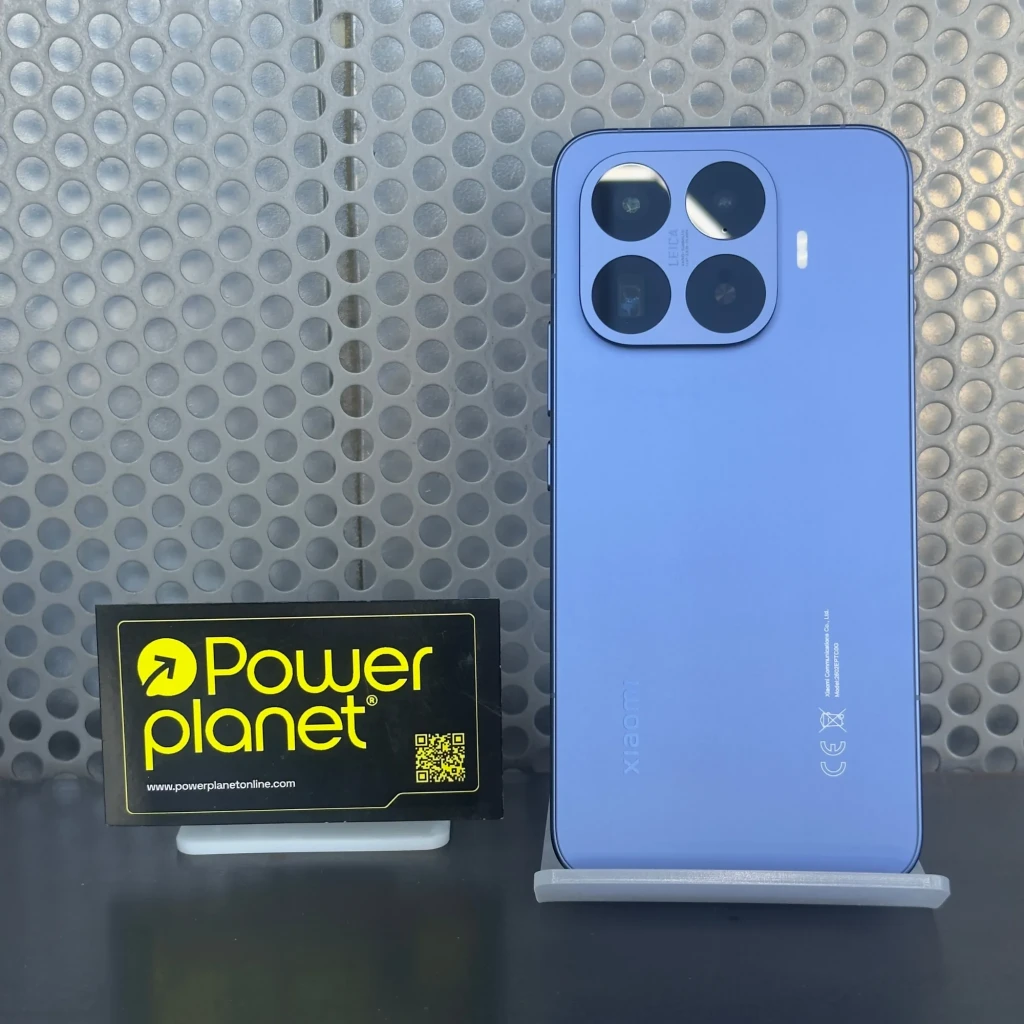Xiaomi 17T Pro 5G azul con triple cámara trasera grande y flash, pantalla AMOLED 6,83 pulgadas con biseles finos, acabado metálico elegante - Ítem1