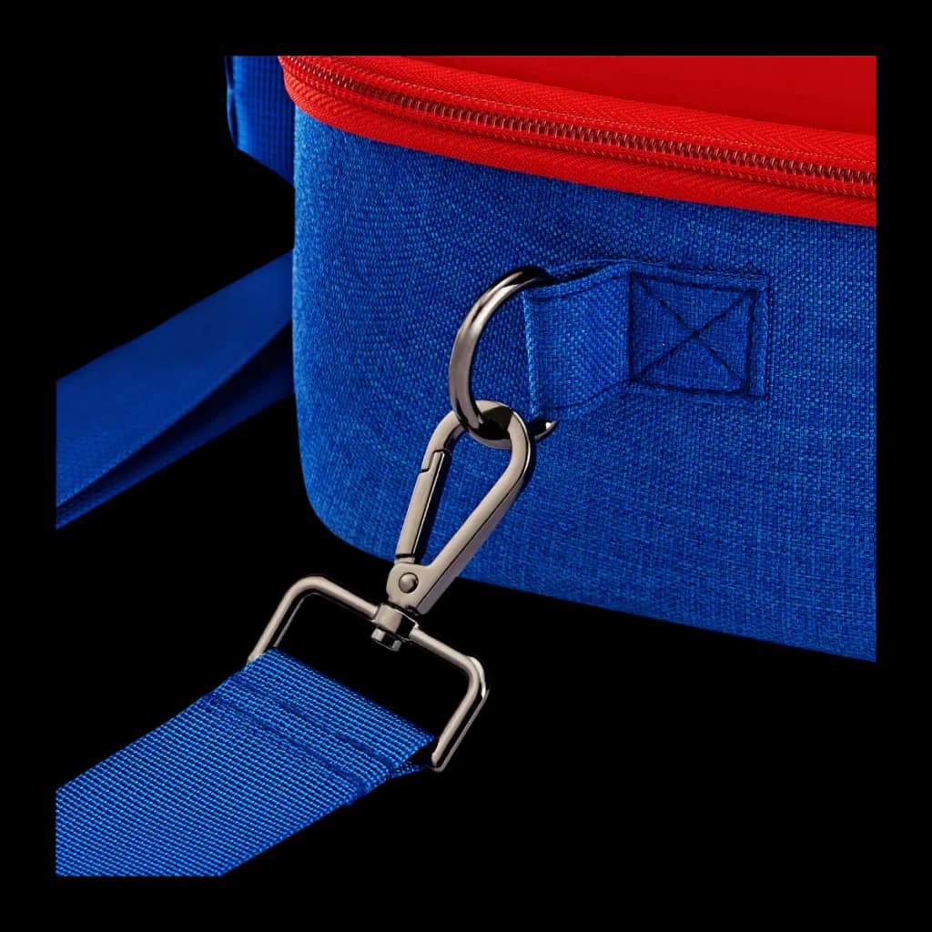 Mala de transporte FUNLAB Games Guardian Switch 2 Travel Case com tecido azul, zíper vermelho, alça ajustável e mosquetão metálico resistente