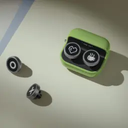 Onyx Boox Cargador Inalámbrico para BOOX Tappy Pasapáginas con estuche verde y dos botones magnéticos con pantallas E Ink y símbolos intercambiables