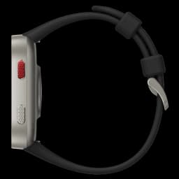 Profil latéral de la Montre connectée Amazfit Bip Max Silver avec boîtier aluminium gris, bouton rouge texturé et bracelet silicone noir ajustable