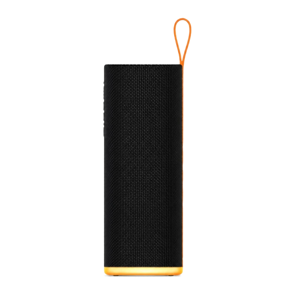 Coluna Bluetooth Xiaomi Sound Play preta com alça laranja, corpo retangular em tecido, botões frontais e base laranja; design robusto e portátil IP68 - Item10