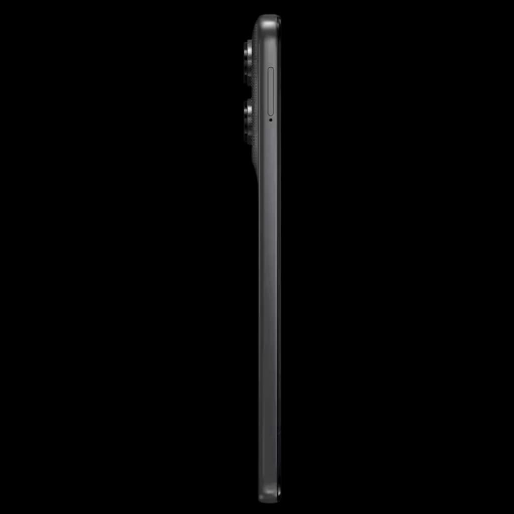 Profil latéral du Motorola Moto G47 5G Pantone Impenetrable noir, ultra fin avec module photo proéminent à double capteur et bouton discret sur la tranche