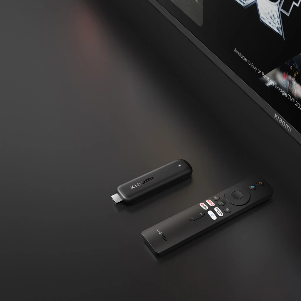 Xiaomi TV Stick HD 2nd Gen con control remoto negro, botones dedicados a Netflix Prime Video YouTube, Google TV, HDR y puerto HDMI compacto con logo Xiaomi - Ítem3