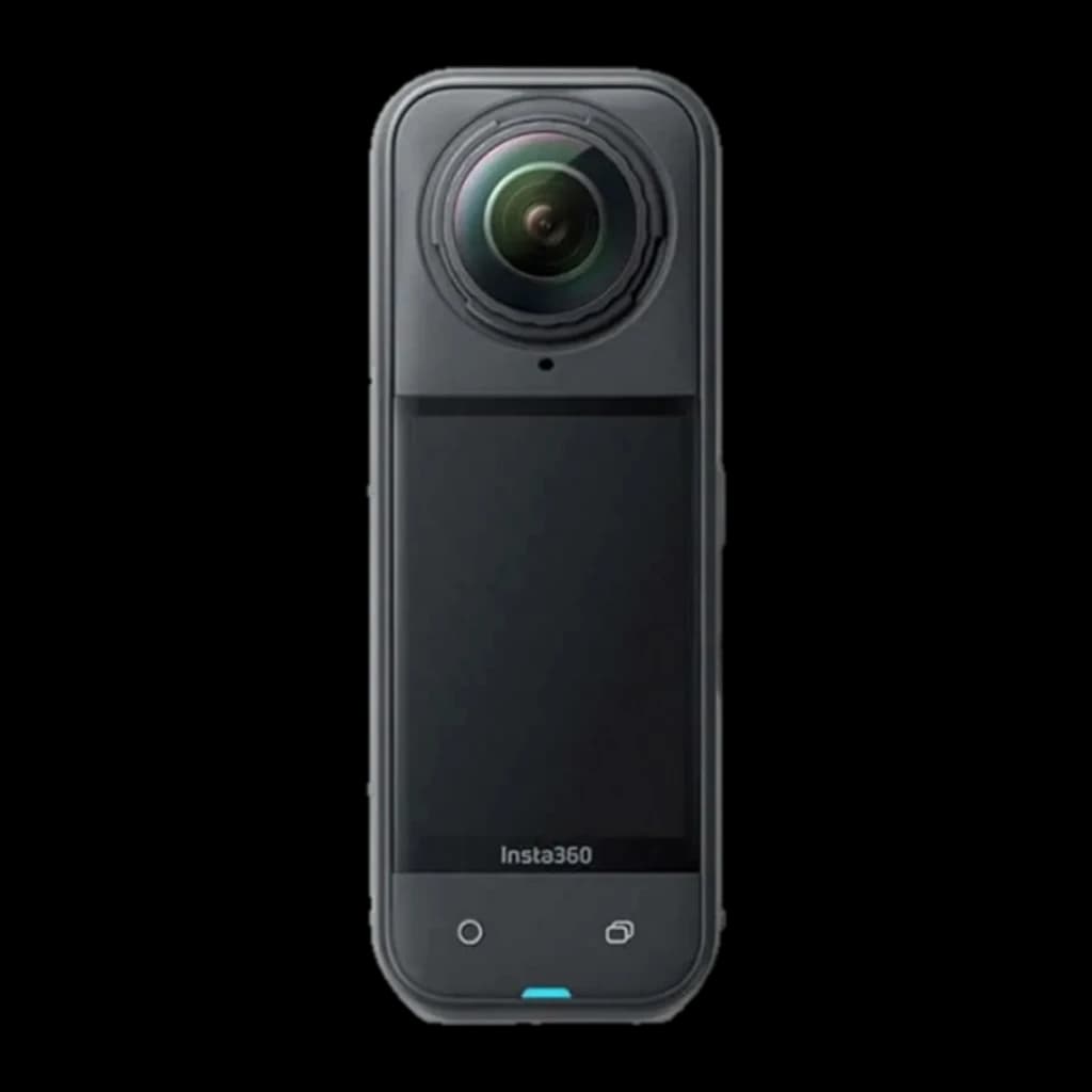 Caméra 360 compact noir nuit avec double objectif bulle, grand écran tactile central, boîtier étanche 15 m, boutons frontaux et LED d’état