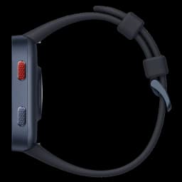 Profil latéral de la Montre connectée Amazfit Bip Max Dark Blue, boîtier fin bleu, deux boutons texturés rouge et bleu, bracelet silicone avec passant