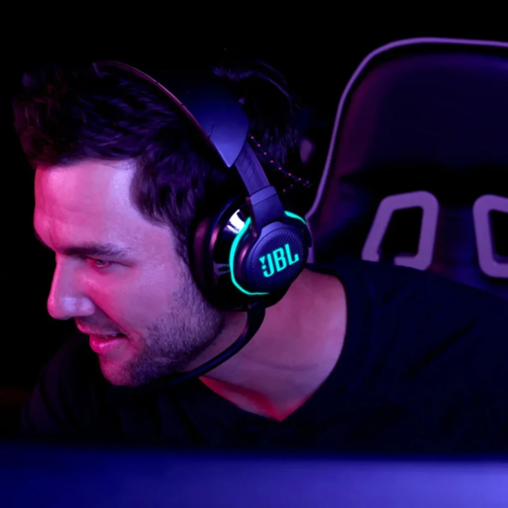 Casque gaming sans fil JBL Quantum 810 avec éclairage LED bleu, micro perche amovible, coussinets rembourrés, arceau mat et dongle USB inclus - Ítem8