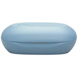 Boîtier bleu compact JBL Sense Lite sans fil IP54, finition mate, forme arrondie, LED discrète en façade, autonomie totale jusquà 32 h