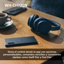 Casque Sony WH-CH720N rose pastel, arceau rembourré, oreillettes circum-auriculaires pliables, commandes latérales discrètes, design léger et épuré