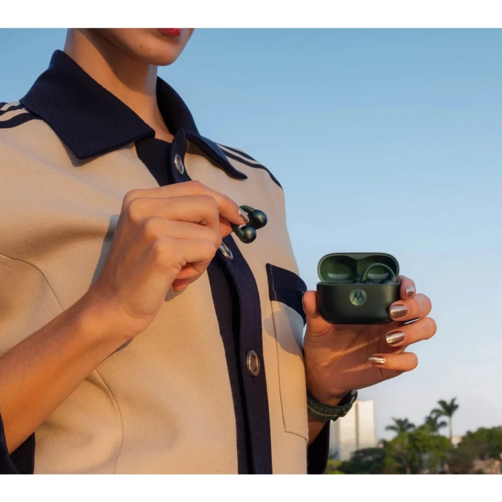 Motorola Moto Buds Loop Sem Fios Bluetooth 8 h Verde com estojo compacto, fones intra-auriculares com earhooks, acabamento fosco e LEDs de status - Item4