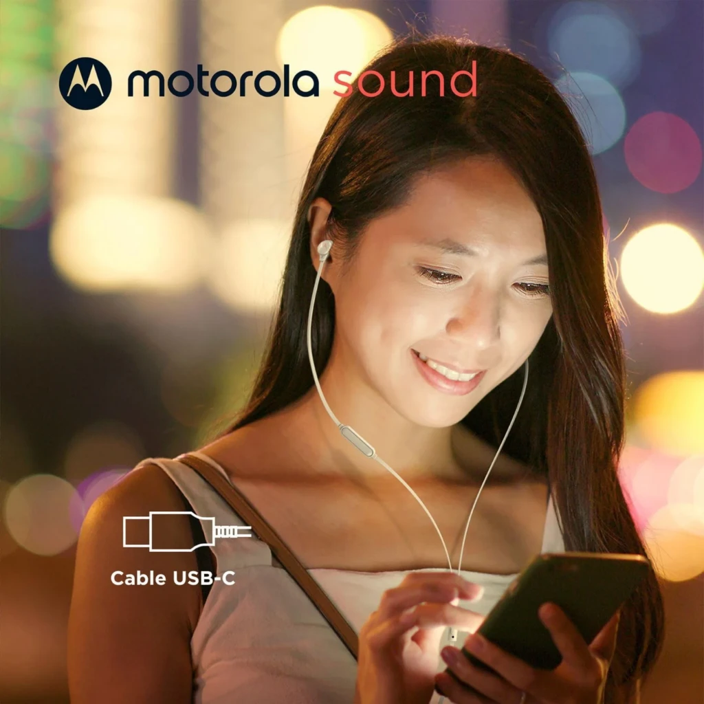 Motorola Earbuds 3C-S blanc avec embouts intra-auriculaires, câble plat, télécommande inline et connecteur USB-C; design épuré et léger - Ítem2