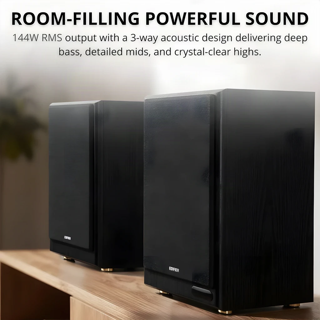 Par de altavoces de estantería negros con acabado en madera, rejilla textil removible y triple vía visible con woofer grande, midrange y tweeter frontal - Ítem4