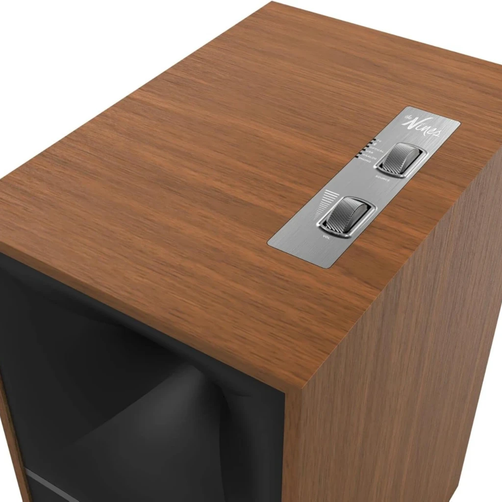 Klipsch The Nines 240 W Bluetooth Walnut: par de caixas em nogueira com grelhas de tecido bege e painel superior com botões metálicos de controle - Item5