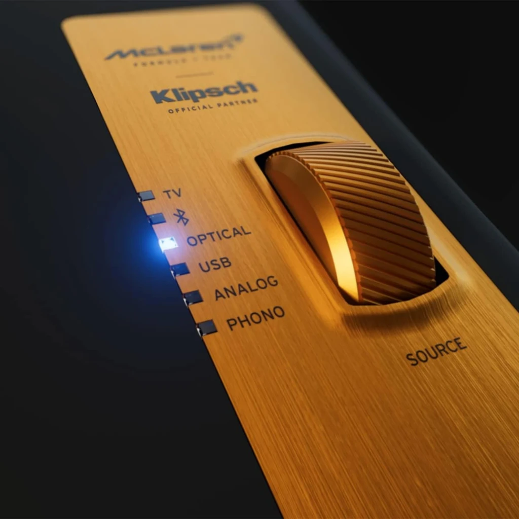 Klipsch The Fives McLaren Edition Bluetooth Preto Mate com dois alto-falantes compactos, detalhes laranja, botões superiores e controle remoto circular - Item4