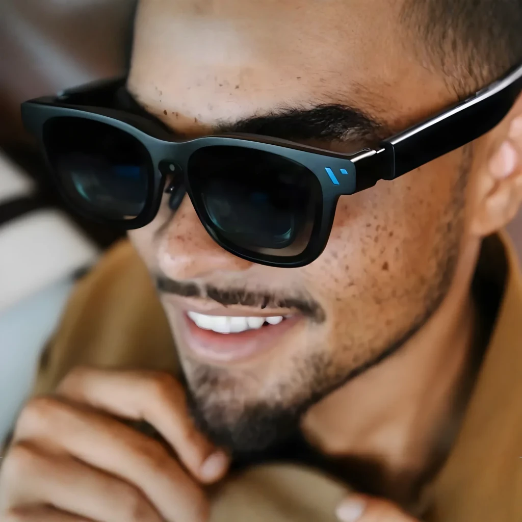 Lunettes de réalité augmentée VITURE XR Beast avec verres bleutés, monture noire mate, branches épaisses et accents bleus, design moderne et léger - Ítem4