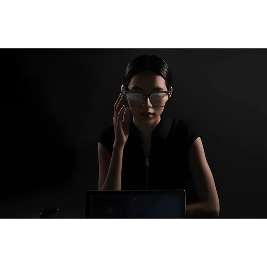 Gafas Colmi M02S con cristales fotocromáticos y montura negra elegante; patilla táctil y cámara 8 MP integrada para estilo tecnológico discreto