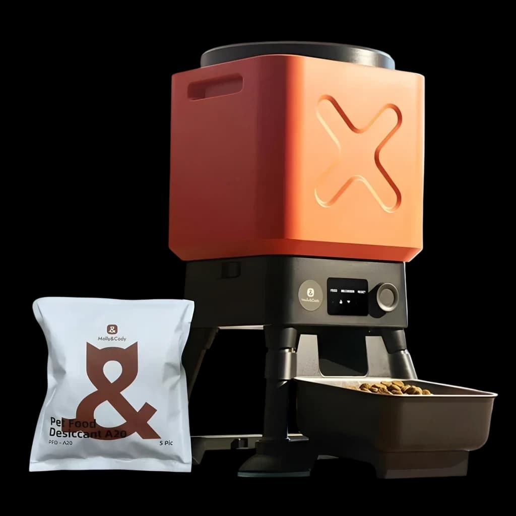 Desecante Molly & Cody Food Desiccant Gel de Sílice Pack 5 bolsas junto a dispensador automático negro y naranja con panel digital y tazón con croquetas