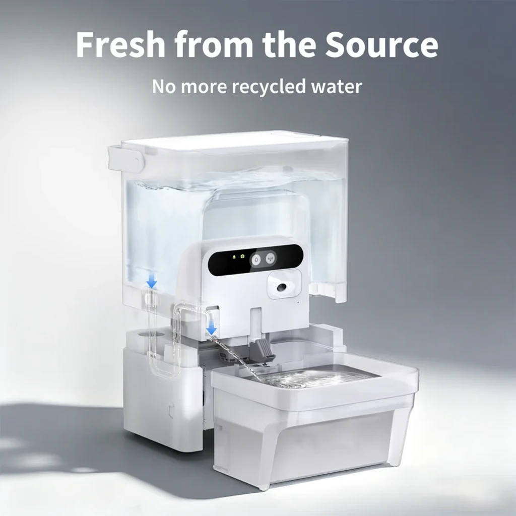 Fontaine blanche connectée avec bol en cascade, capteurs frontaux, badge garantie 2 ans et appli mobile affichée sur smartphone, design compact et anguleux - Ítem2