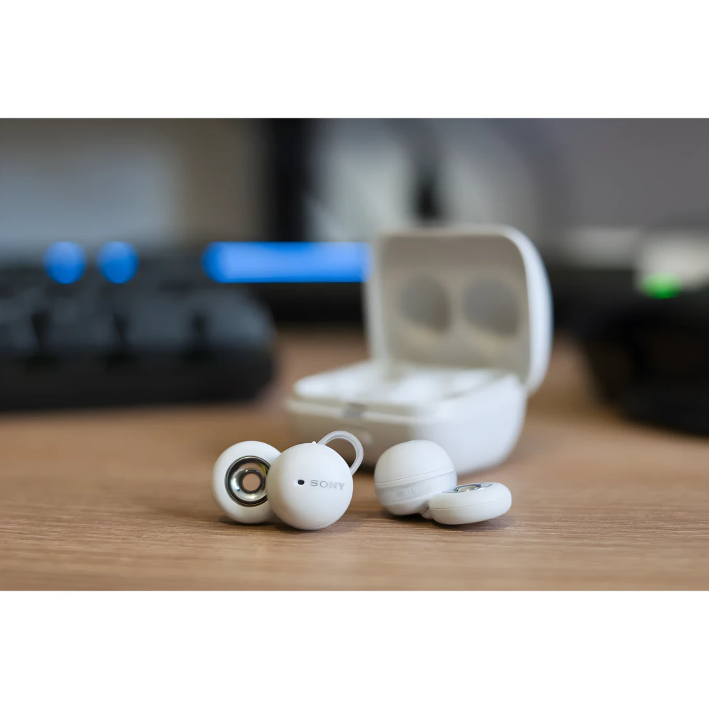 Sony LinkBuds WF-L900 blancs avec boîtier de charge compact, design anneau ouvert, écouteurs TWS intra-auriculaires, LED et ports de charge visibles - Ítem3