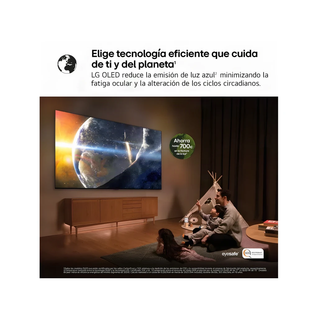 TV LG 43 pulgadas QNED 4K WebOS 25 Negro 43QNED84A6C, escena lifestyle: familia viendo planeta Tierra en pantalla en salón