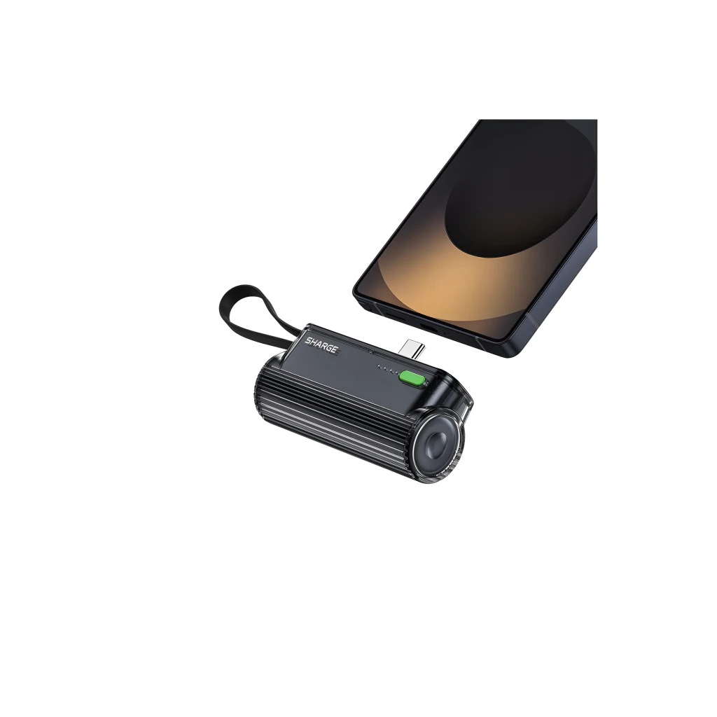 Power bank Sharge Flow Mini Negro 5000mAh y 22.5W con cable USB-C integrado, carcasa traslúcida, botón lateral verde, correa de mano y LEDs indicadores - Ítem2