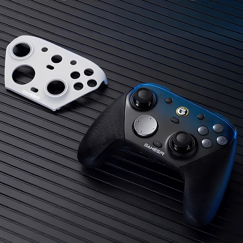 Mando GameSir G7 Pro 8K Uranus: controlador negro con empuñaduras texturizadas, sticks asimétricos, botones grises y placa frontal intercambiable blanca