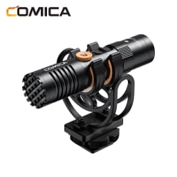 Microphone Comica VM10 Pro à condensateur, supercardioïde, montage anti-choc, corps noir métal, grille avant, molette orange, connecteur USB-C