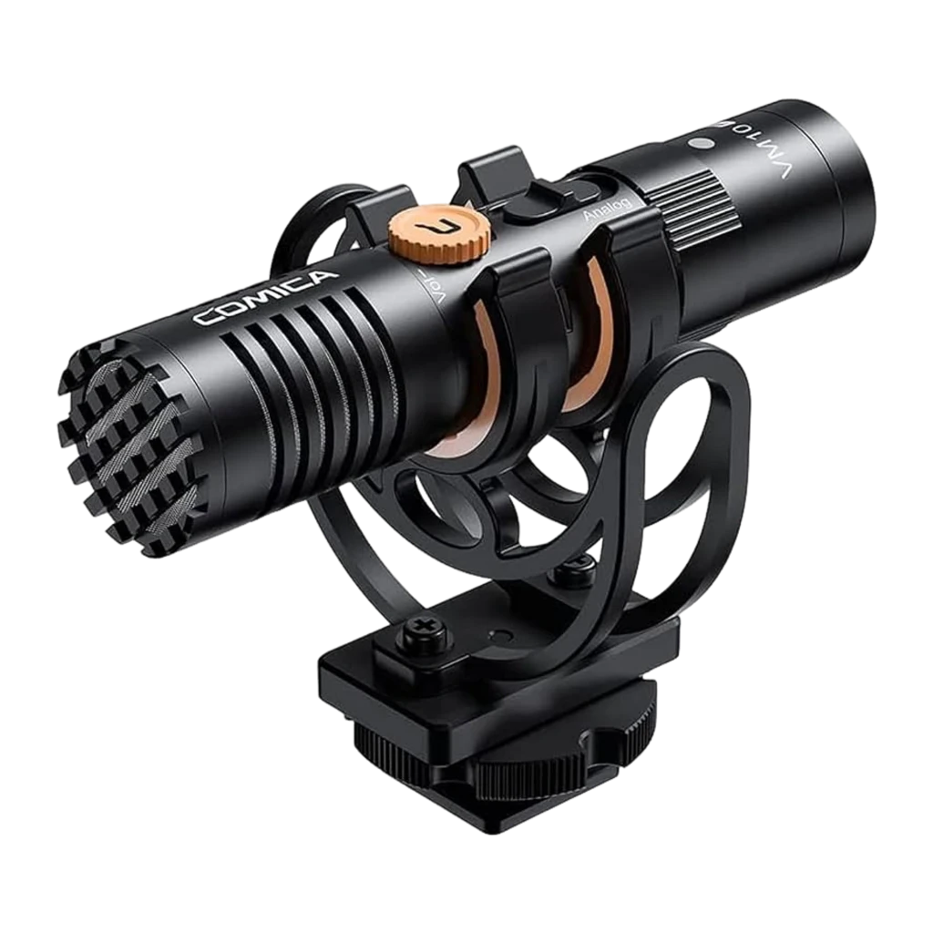 Microfone Comica VM10 de condensador, padrão cardioide, corpo metálico preto, montagem shock mount com sapata, saída USB-C e 3,5 mm TRS, botão laranja - Item1