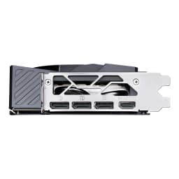 MSI GeForce RTX 5070 Ti Gaming Trio OC 16GB Negro, vista inferior: bracket con 3 DisplayPort y 1 HDMI