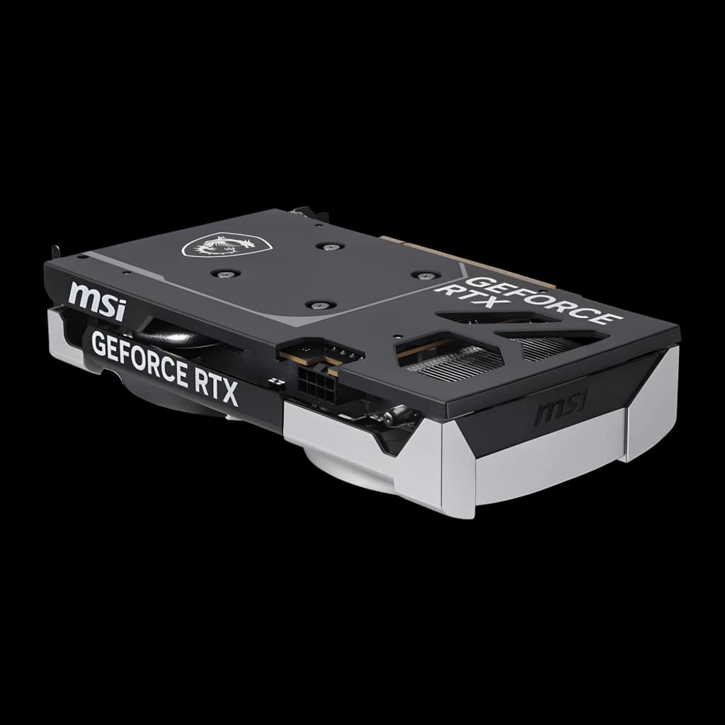 MSI GeForce RTX 5050 Ventus 2X OC 8GB Plata, vista trasera en ángulo: backplate negro con logo dragón y conector de