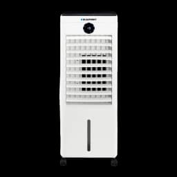 Climatiseur évaporatif Blaupunkt BP2024 blanc, façade à larges ailettes, écran LED bleu, réservoir avec jauge frontale, roulettes noires, format étroit
