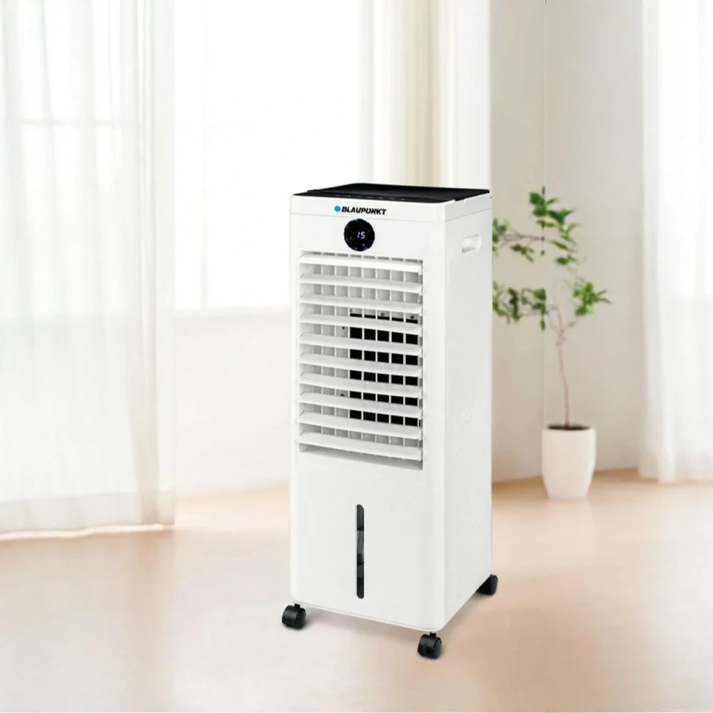 Climatizador evaporativo Blaupunkt BP2024 100W, panel digital frontal, rejilla ajustable, depósito visible, cuerpo blanco compacto con ruedas y 3 velocidades - Ítem4