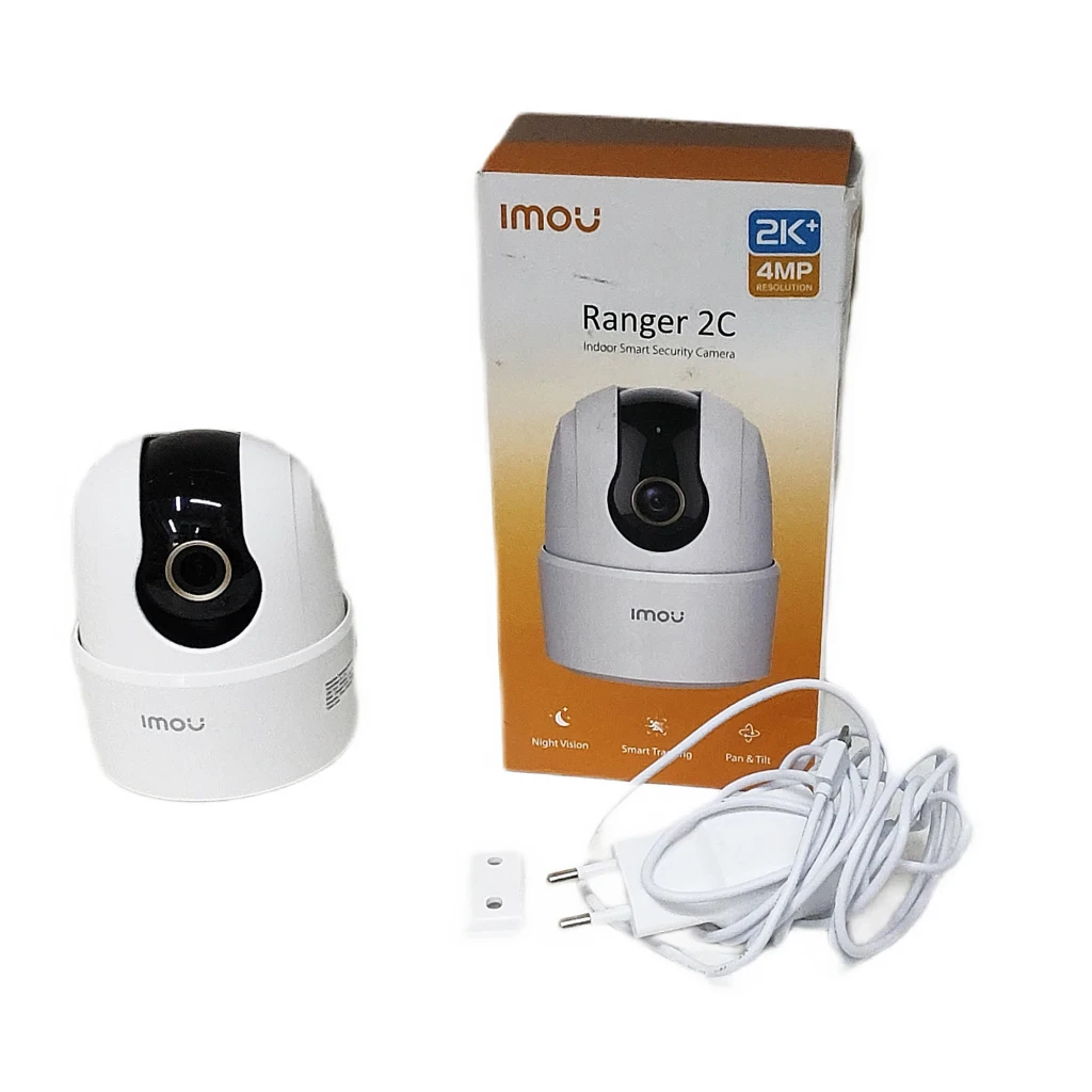 Imou Ranger 2C 3MP 256GB blanco, vista lateral en ángulo: lente en primer plano y cuerpo PT giratorio - Ítem4