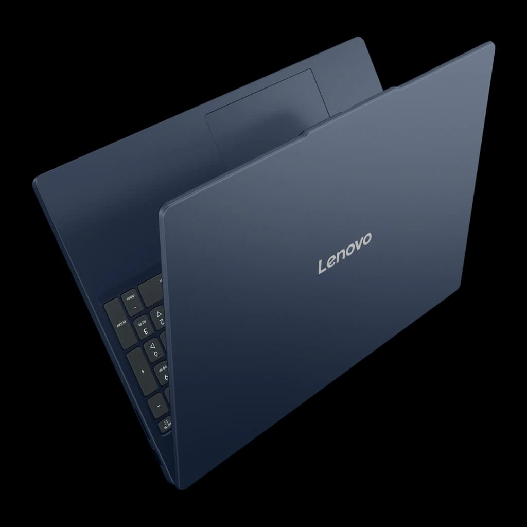 Lenovo IdeaPad Slim 3 15IRH10 512GB Cosmic Blue, ângulo traseiro: tampa azul com logo Lenovo e teclado numérico parcial