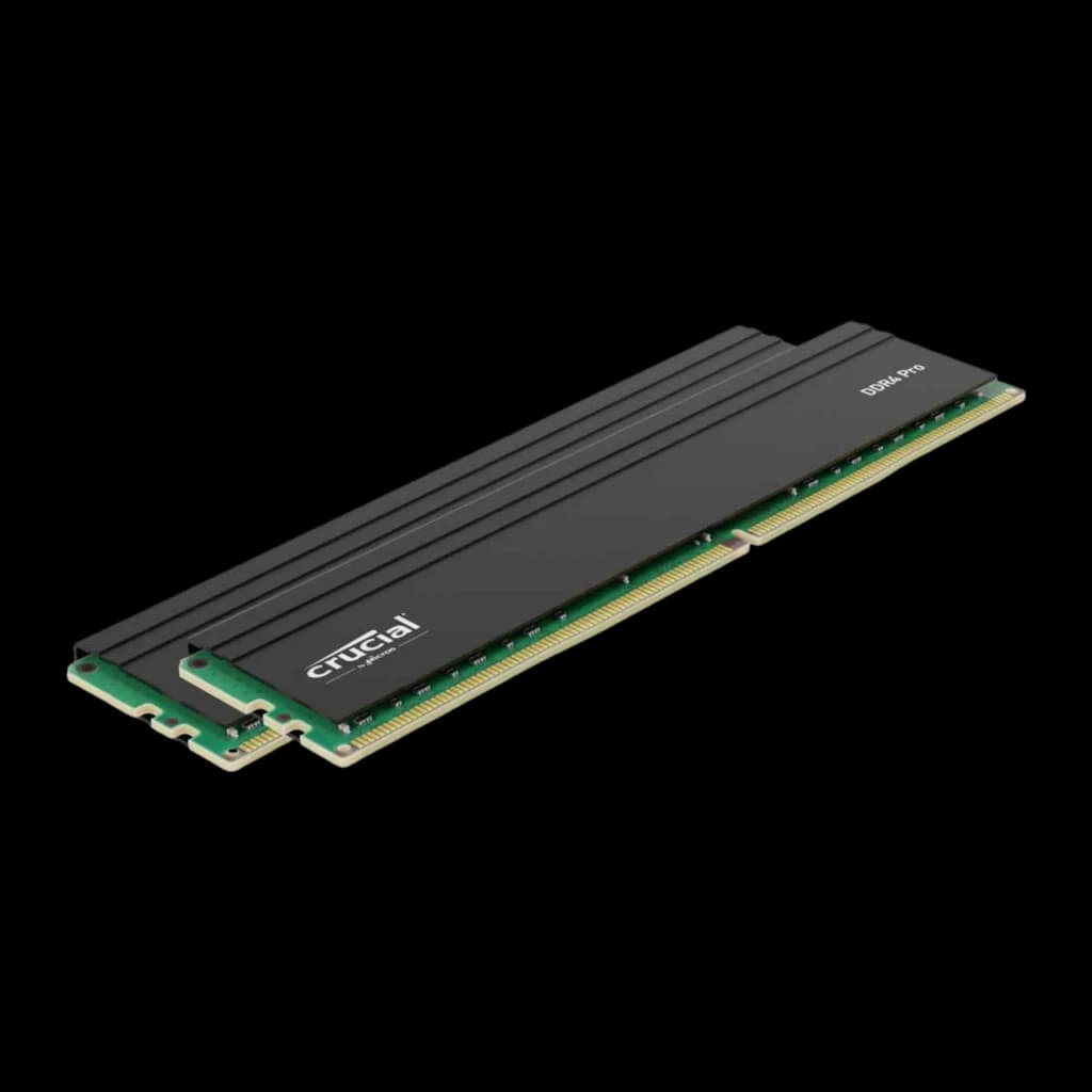 Crucial Pro DDR4 3200 64GB Preto, vista lateral em perspectiva: módulo RAM único, dissipador preto canelado, PCB verde e