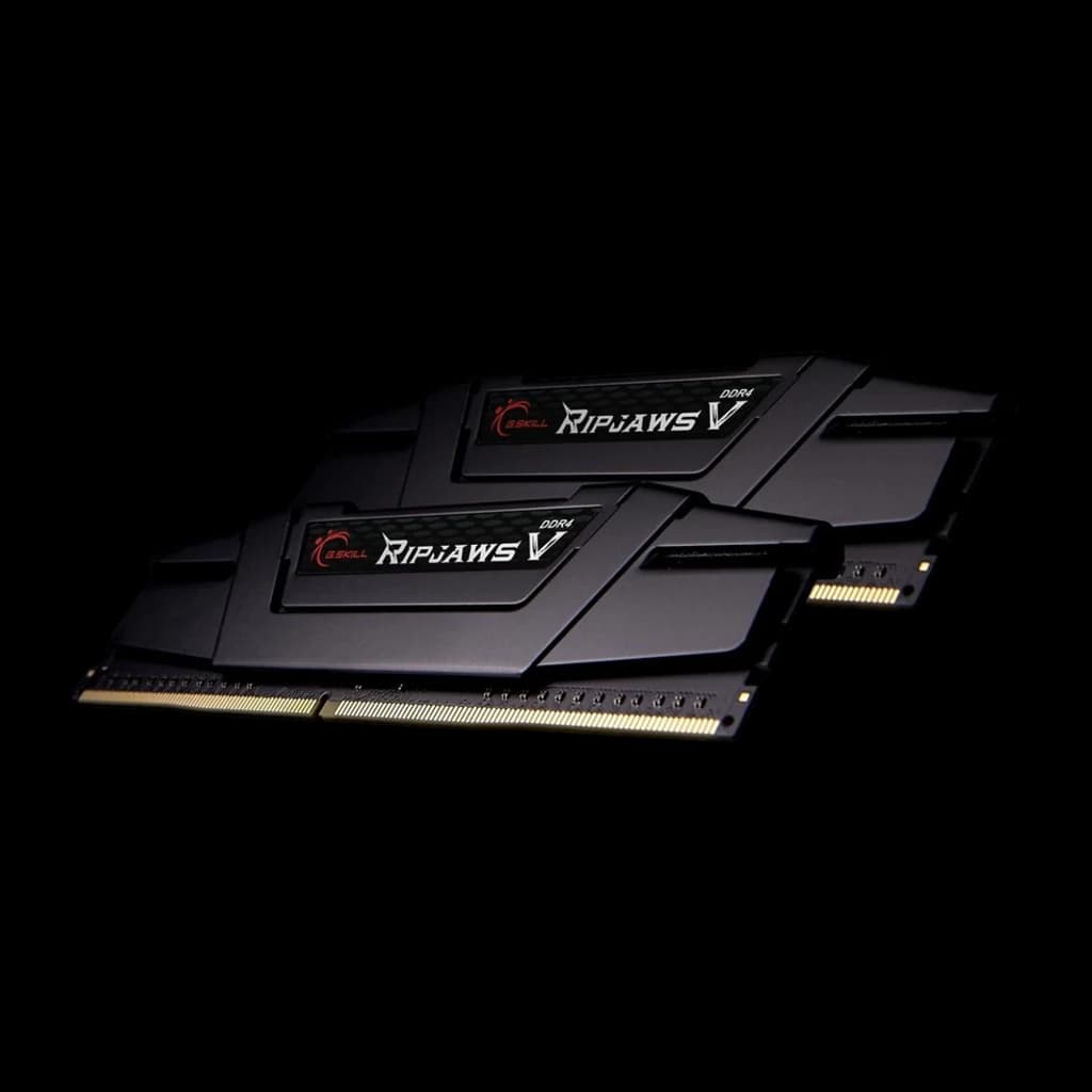 G.Skill Ripjaws V DDR4 16GB noir, vue en angle: deux modules DIMM en perspective diagonale sur fond sombre
