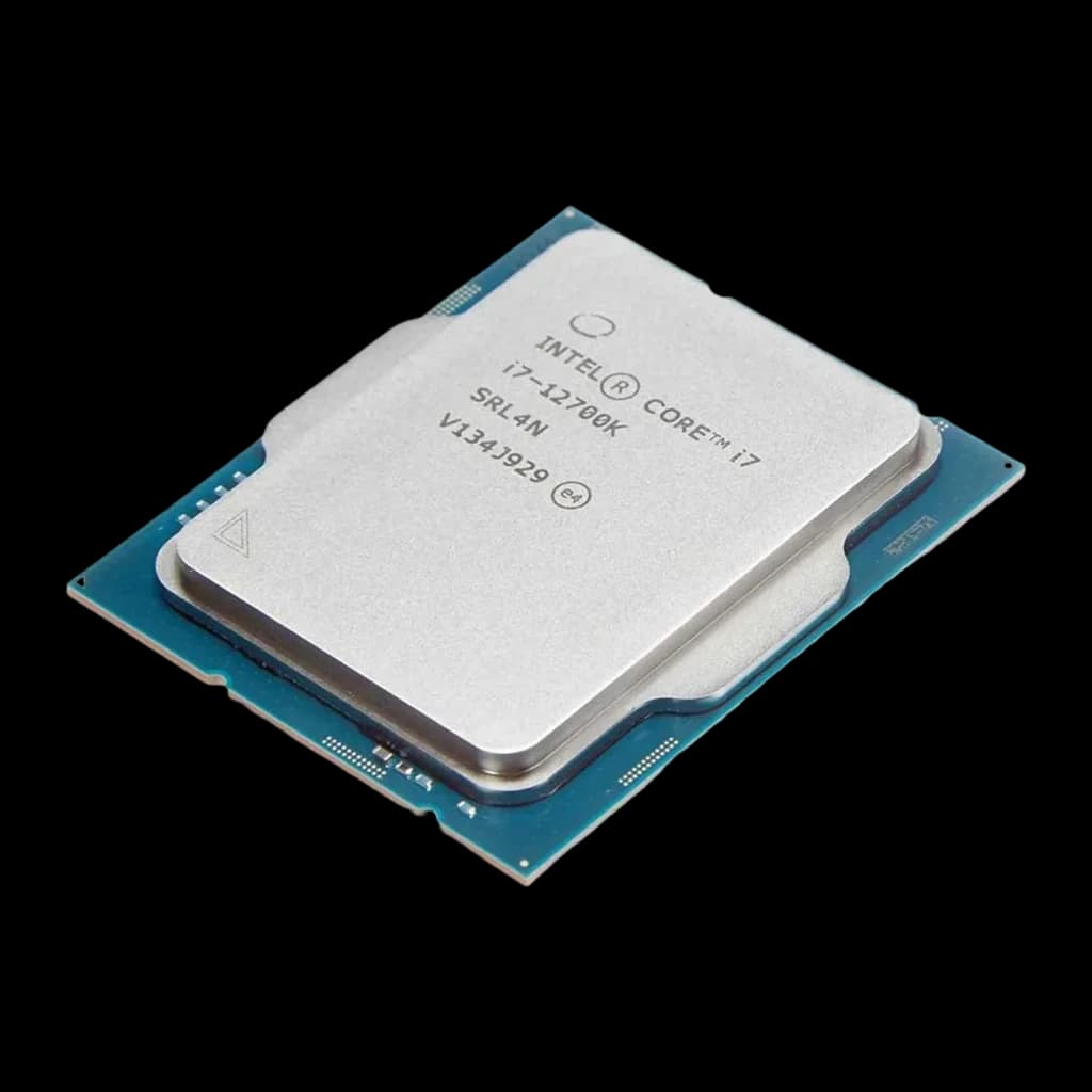 Processeur Intel Core i7-12700K LGA1700, puce métallique sur substrat bleu, surface argentée gravée, bords chanfreinés et contacts dorés dessous